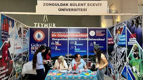 Gaziantep'te Üniversite Tanıtım Fuarı