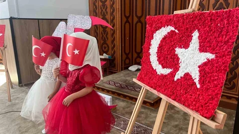 Düzce'de Şehitler İçin Anma Programı Yapıldı