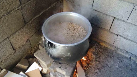 Gercüş'te Kumda Leblebi Lezzeti
