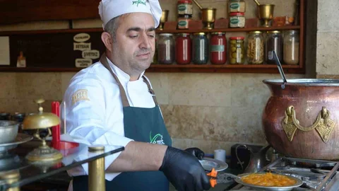 Gaziantep'te Beyran Lezzeti Sıcak Havada İlgi Görüyor