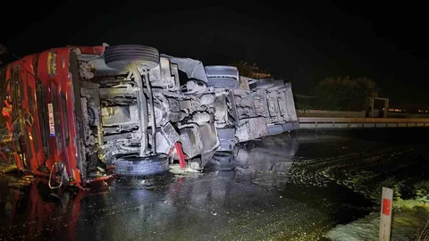 Mardin'de Kamyonet Devrildi