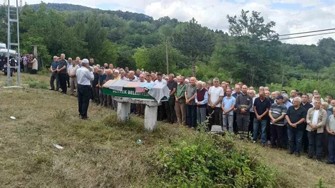 Devrek'te Yanan Araçta Hayatını Kaybeden Sürücü Defnedildi