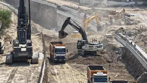 Aydın'da Yeni Dörtyol Köprülü Kavşağı Projesi Devam Ediyor