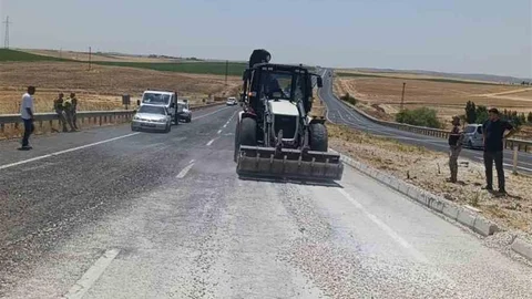 Diyarbakır’da Hafriyat Kamyonu Devrildi