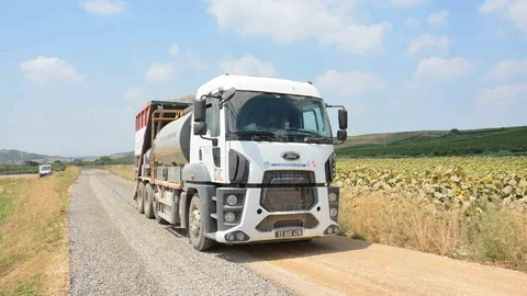 Tarsus'ta Kırsal Yollar Yenileniyor