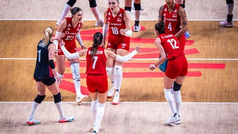 A Milli Kadın Voleybol Takımı Finale Yükseldi