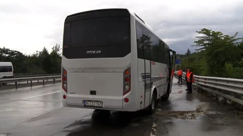 Eyüpsultan'da Servis Aracı Kazası