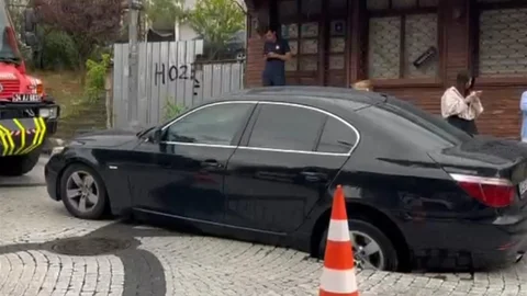 Eyüpsultan'da Yolda Çökme Olayı