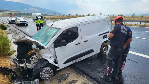 Aydın'da Kontrolden Çıkan Araç Kanalda