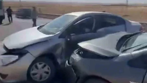 Diyarbakır'da İki Araç Çarpıştı