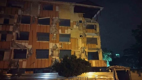 Kartal'da Metruk Binada Çökme Olayı