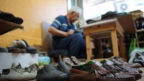 Sakarya'da 69 Yıllık Ayakkabıcılık