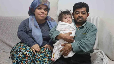 Cüce Çiftin 21 Yıl Sonra Gelen Mutluluğu