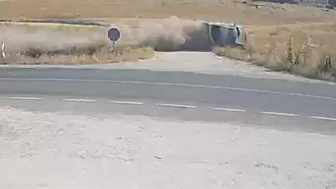 Afyonkarahisar'da Trafik Kazası Güvenlik Kamerasında
