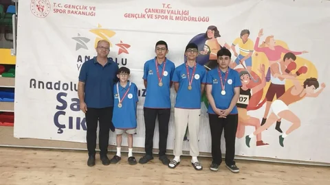 Sivas'ta Badminton'da Çifte Başarı