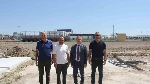 Sivas’ta Modern Futbol Sahası Yapılıyor