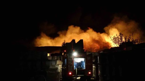 Malatya'da Hurdacı Yangını Kontrol Altına Alındı