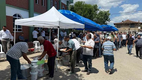 Yayaköy Köyünde Geleneksel Hayır Etkinliği