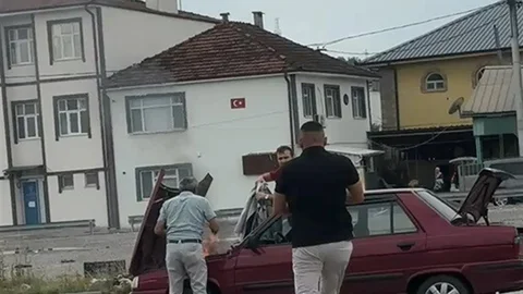 Sakarya'da Duman Yükselen Araca Müdahale Edildi
