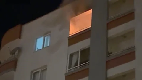 Mersin'de Balkonda Yangın Paniği
