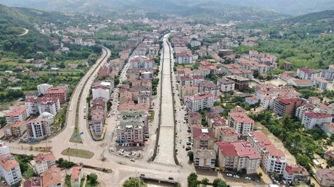 Kastamonu'da Sağanak Yağış Etkili Oldu