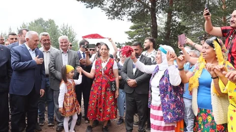 Binali Yıldırım Refahiye'de Festivalde Buluştu