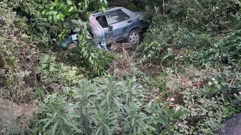Hatay'da Tofaş Otomobil Dereye Uçtu
