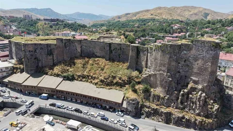 Bitlis Kalesi’nde Kazı Çalışmaları Tamamlandı