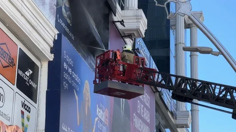 Tokat'ta İş Merkezinde Yangın Kontrol Altına Alındı