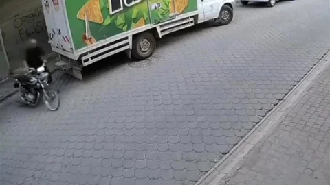Mardin’de Motosiklet Hırsızlığı Güvenlik Kamerasında Görüntülendi