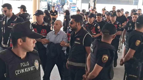 Erzurum'da Vali Tuncay Sonel İfade Veriyor