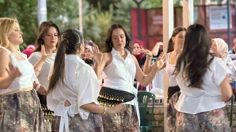 Manisa'da Şalvar Gecesi Coşkusu