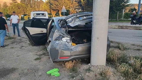Isparta'da Takla Atan Araçta Yaralılar Var
