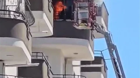 Adana'da Apartman Yangını Kontrol Altına Alındı