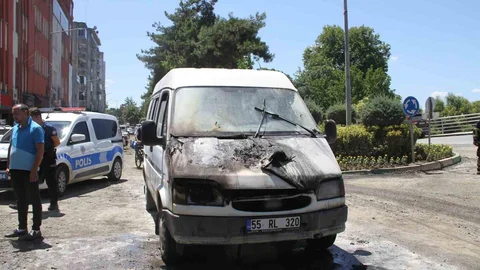 Samsun'da Minibüs Yangını