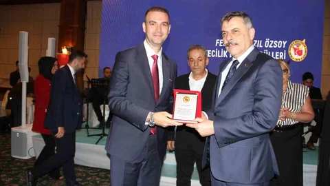 Erzurum'da Aras Elektrik'e Teşekkür Plaketi