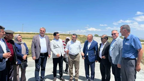 Akyaka'da Köy Yolları Yenileniyor