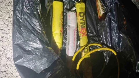 Kozan'da Şüpheli Araçta Patlayıcı Bulundu