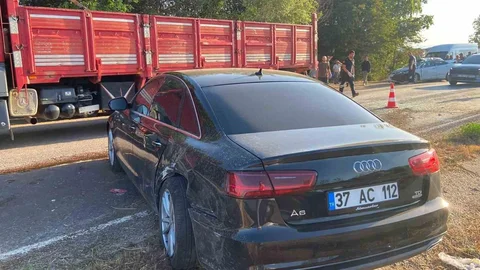 Kastamonu'da İki Araç Çarpıştı
