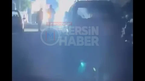 Karaduvar'da Gece Trafo Patladı, Kıvılcımlar Göz Doldurdu