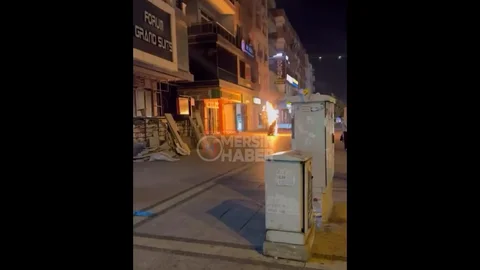 Gece Yarısı GMK Bulvarı'nda Olay: Motosiklet Alev Alev Yandı