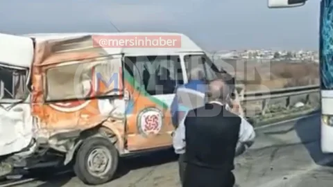 Mersin Mut'ta Otobüs ve Minibüs Çarpıştı