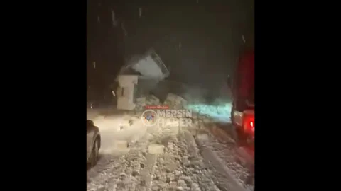 Mersin Mut'ta TIR Kazası Ulaşımı Aksattı