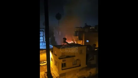 Mersin'de Tarihi Binada Yangın Çıktı