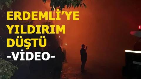 Erdemli'de Düşen Yıldırım Sonrası, Olay Yerinde Çekilen Video