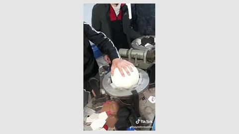 Hiç Merak Ettiniz Mi, Futbol Topu Nasıl Yapılıyor?