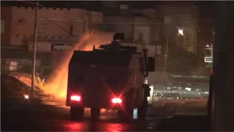 Tarsus’ta göstericiler polisle çatıştı 3