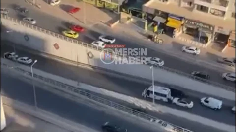 Mersin’de Üniversite Kavşağında Ardı Ardına Kaza!