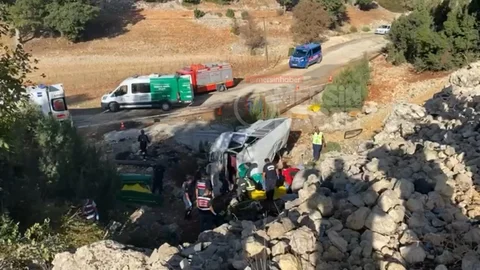 Mersin’de Tarım İşçilerini Taşıyan Minibüs Şarampole Devrildi: 5 Ölü, 14 Yaralı