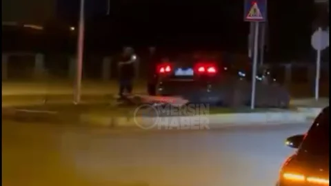 Mersin Yenişehir'de Kaza: Araç Orta Refüje Çıktı